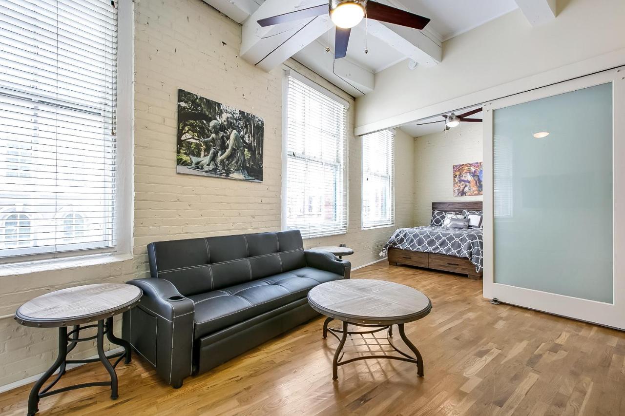 Spacious Condos Steps Away From French Quarter New Orleans Exterior photo